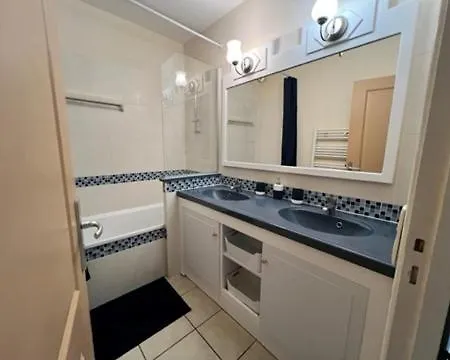 公寓 Agreable Avec Parking Prive *