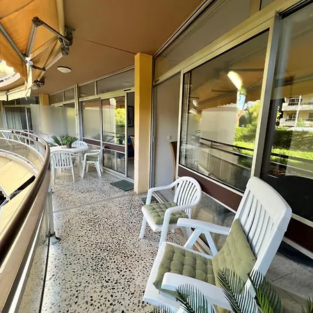 Apartment With Pool And